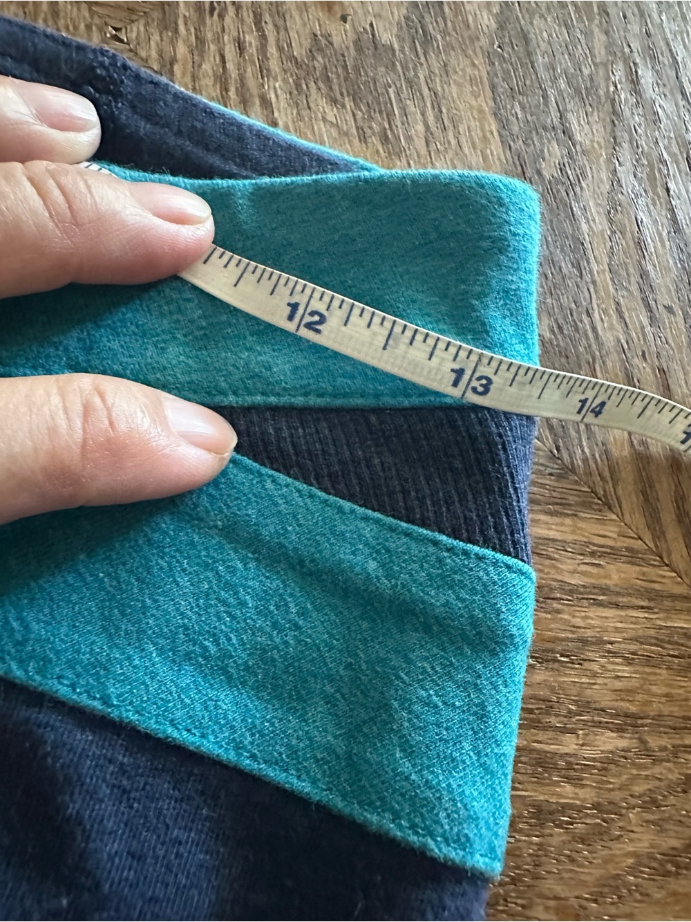 lululemon athletica navy leggings with light gray logo - Picture 5 of 6